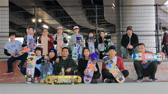 初心者にも優しいフラットエリアが多い関東のスケートボードパーク | 新横浜スケボーパーク